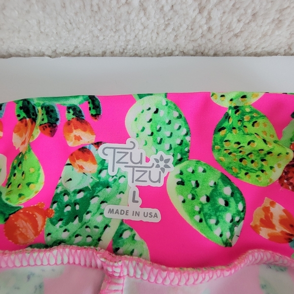 TZU TZU Multi Color Cactus Print Ruffled Hem Pickleball/Golf Skirt/Skort Sz L - Picture 14 of 16